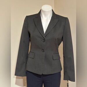 TAHARI NWT Gray White Pinstripe 2 Button Blazer Business Attire. Sz 4P